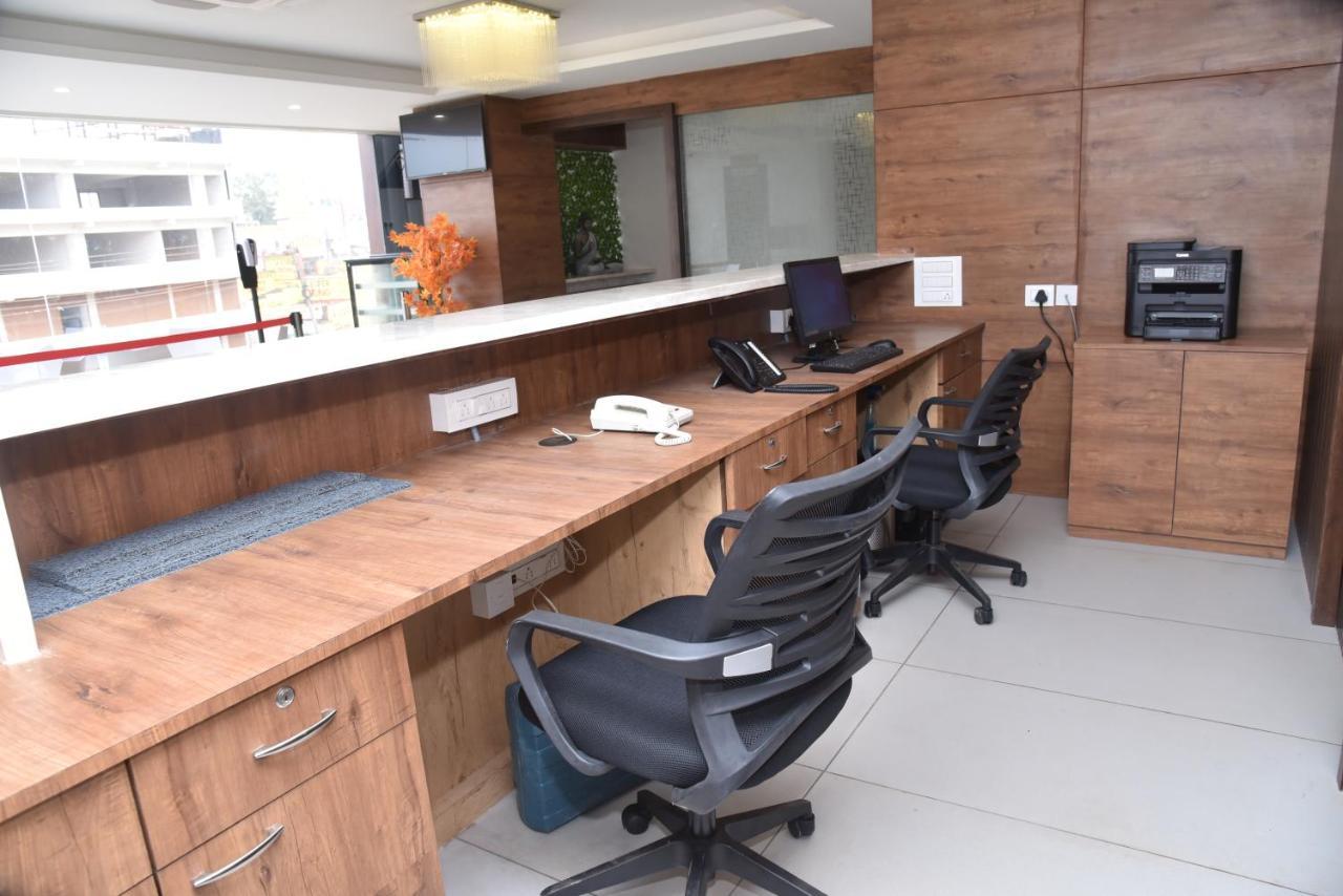 The Oaks Comforts Hubli Exterior foto