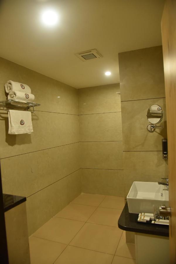 The Oaks Comforts Hubli Exterior foto